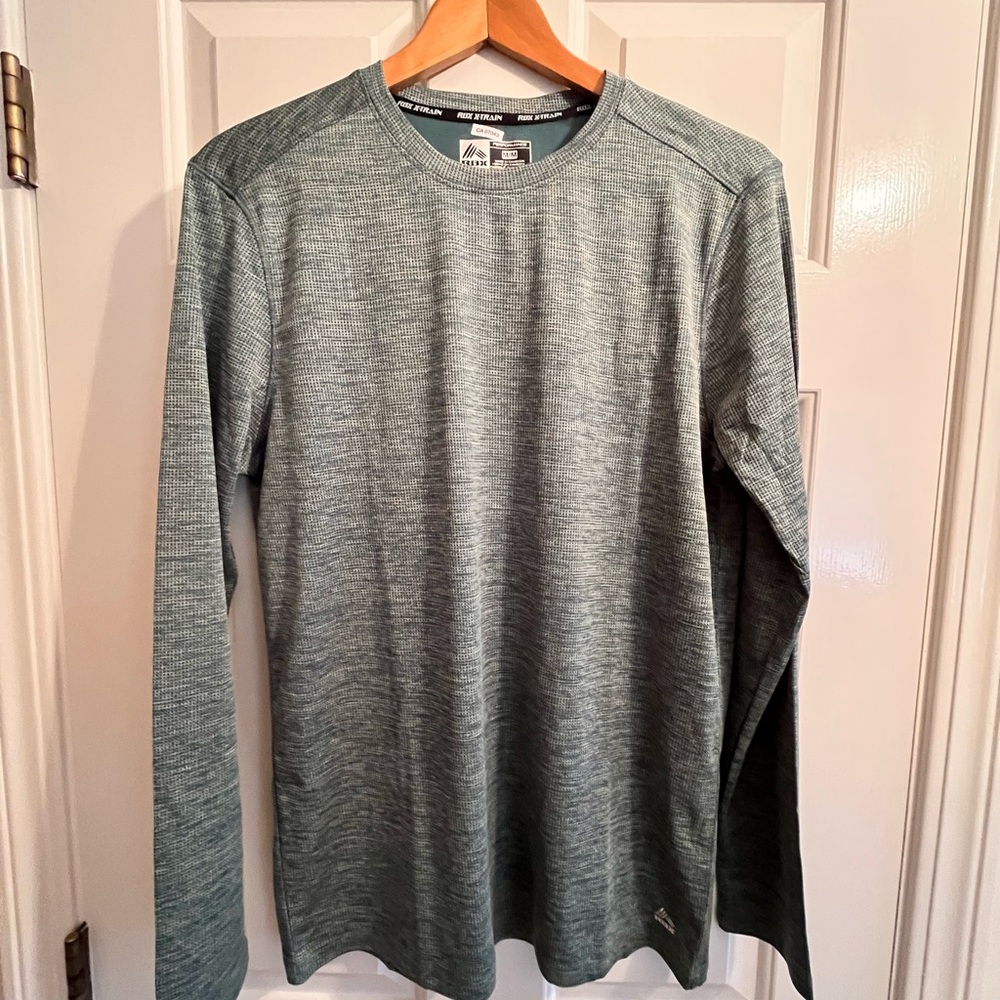 Reebok men’s Green Long Sleeve dry-fit Athletic Tee, size Medium